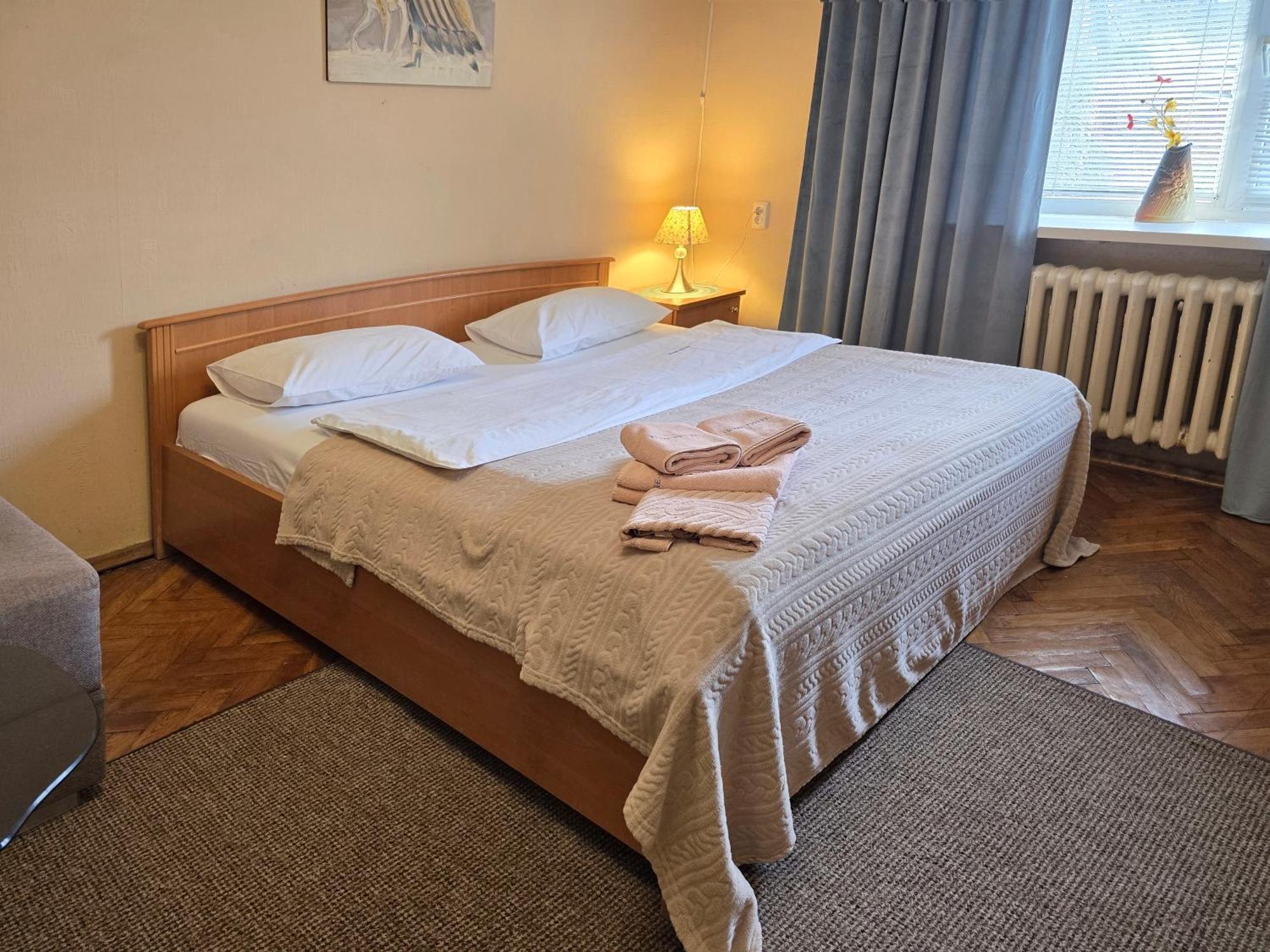 Home Hotel Apartments On Lva Tolstogo キエフ エクステリア 写真