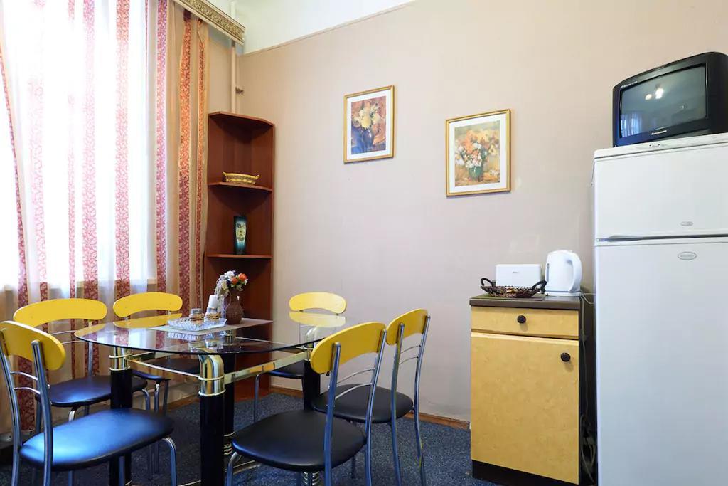 Home Hotel Apartments On Lva Tolstogo キエフ エクステリア 写真