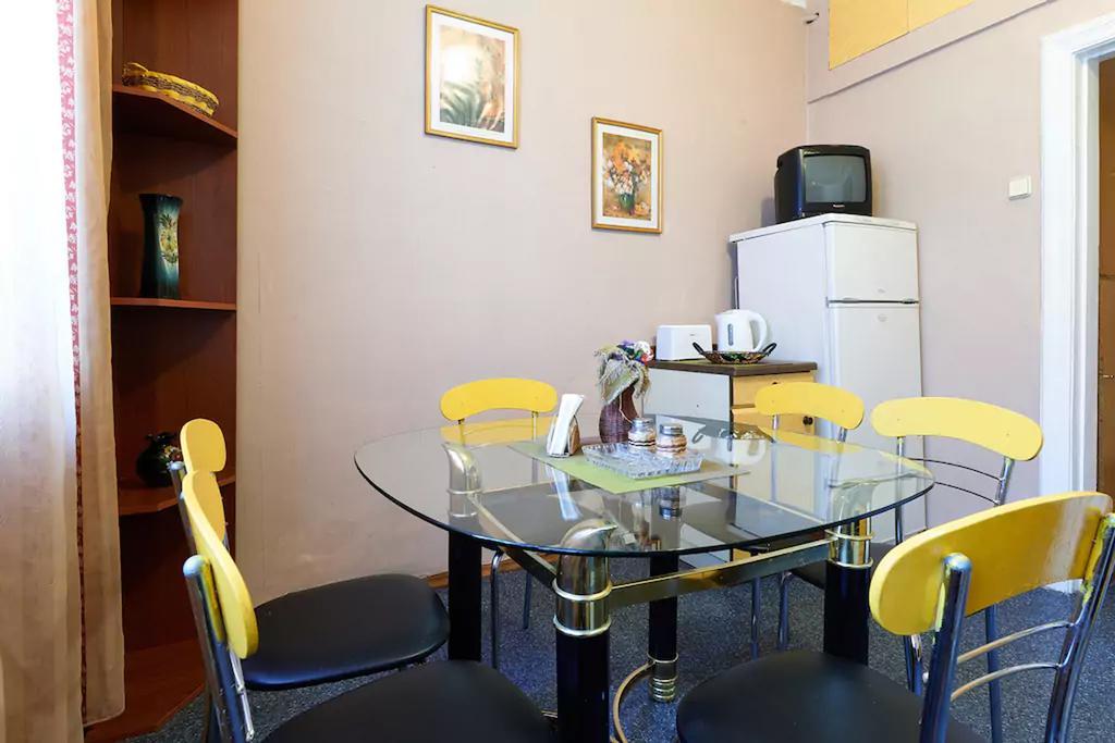 Home Hotel Apartments On Lva Tolstogo キエフ エクステリア 写真