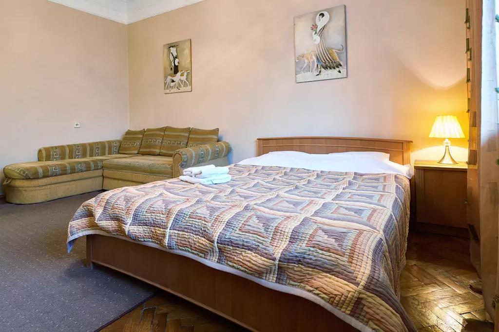 Home Hotel Apartments On Lva Tolstogo キエフ エクステリア 写真